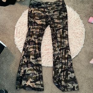 Plus size camo pants.